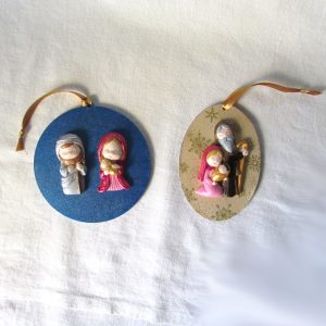 Bola de Natal com presépio